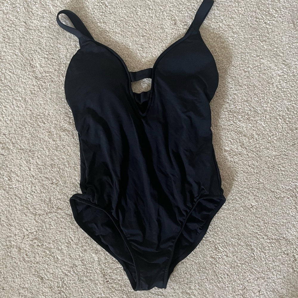 Seafolly Active V-Neck One-Piece Swimsuit